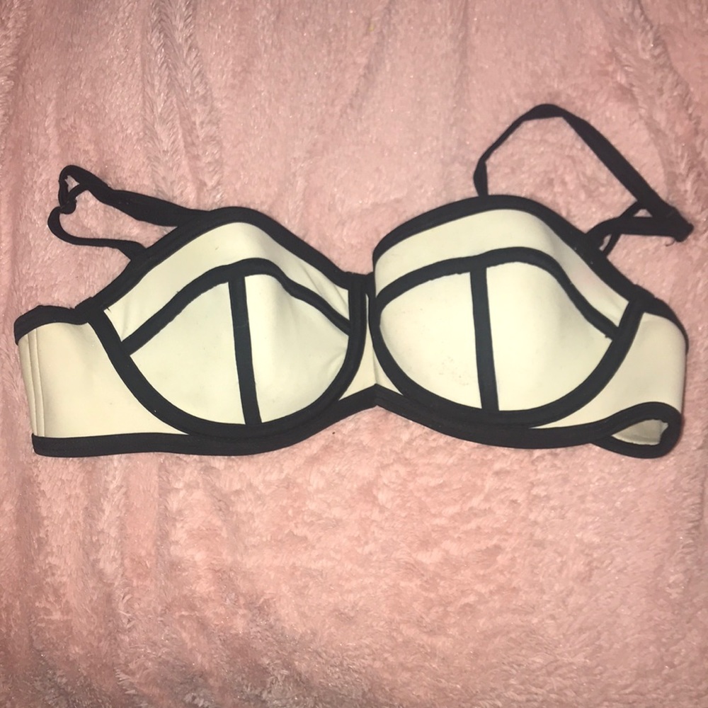 Triangl white bikini top
